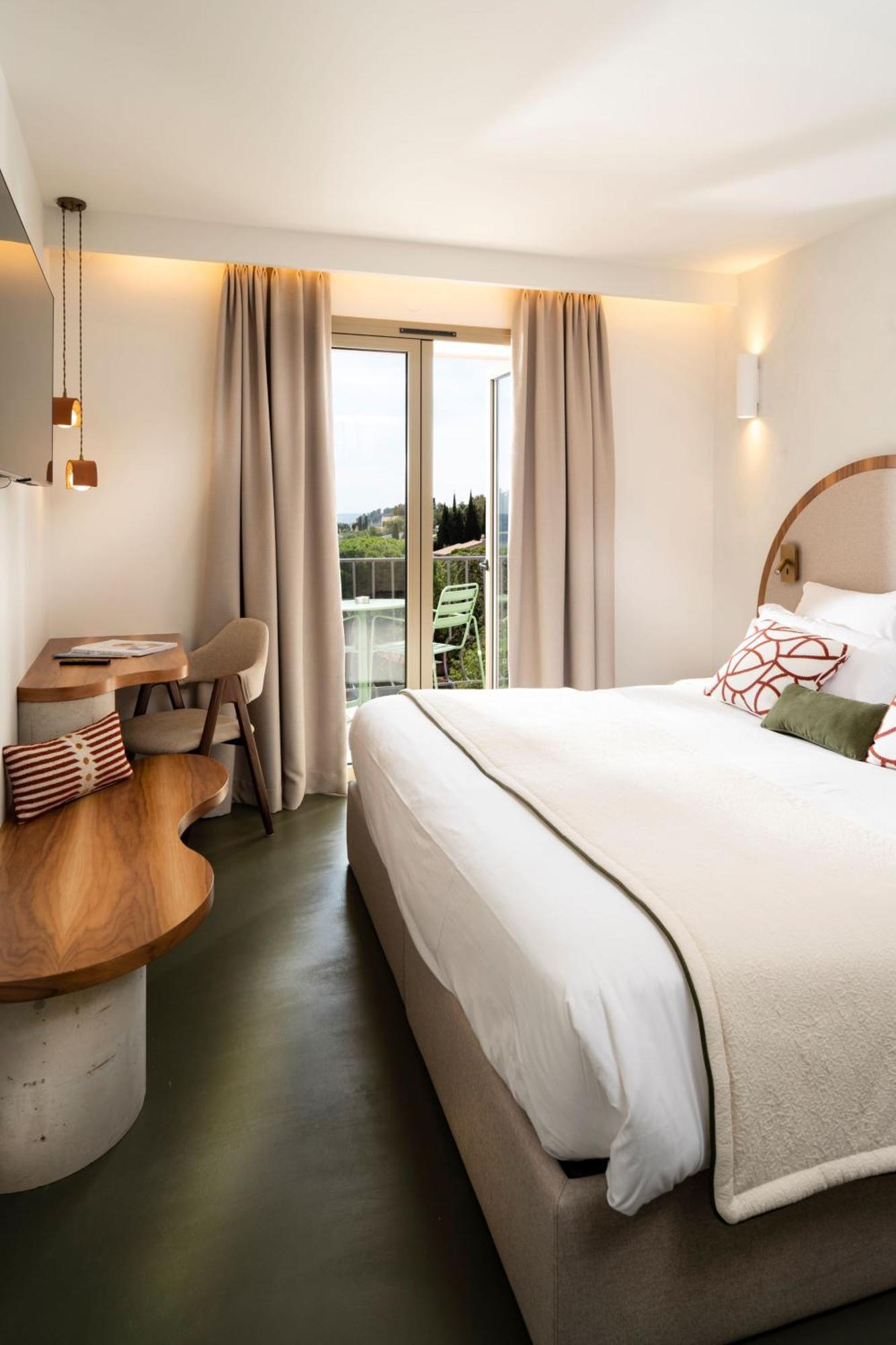 Du Parc Sur 4*